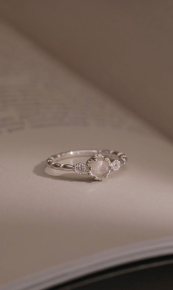 偏愛。Labradorite | 拉長石 | 925純銀戒指