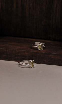 目光。Olivine | 橄欖石 | 925純銀耳環