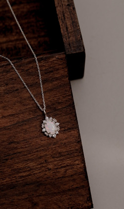 初雪。Opal | 蛋白石 | 925純銀鎖骨鍊