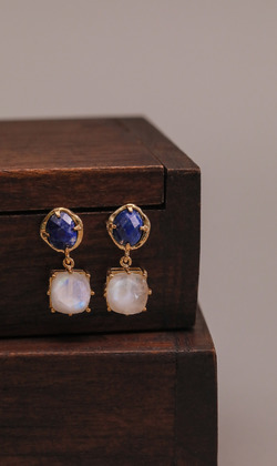 獨特。Lazurite&Moonstone | 青金石&月光石 | 垂式耳環