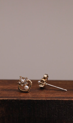 春日。貼耳耳環 (可改夾式耳環)