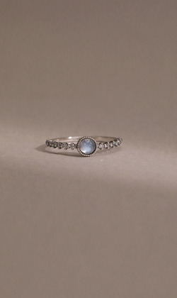 眼眸。Moonstone | 月光石 | 925純銀戒指