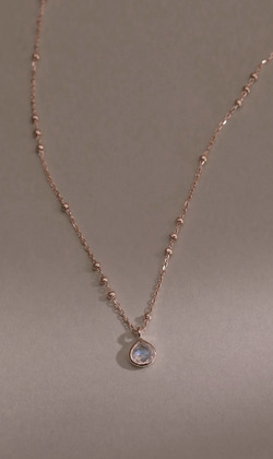 心中的幻想。Moonstone | 月光石 | 925純銀鍍18K金鎖骨鍊