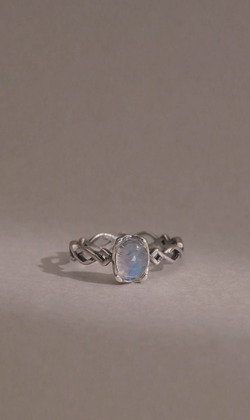 霧。Moonstone | 月光石 | 925純銀戒指