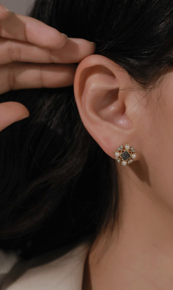 遠方照耀。貼耳耳環 (可改夾式耳環)