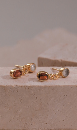 Essence 質粹 | 純銀鍍14K金耳環 | 你的模樣。月光石&紅寶石