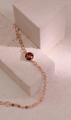 Essence 質粹 | 期待著。Lazurite&Ruby | 紅寶石 | 925純銀鍍18K金手鍊