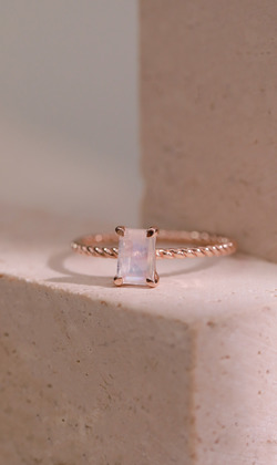 Essence 質粹 | 純銀鍍18K金戒指 | 眷戀著。月光石