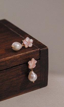 映彩。Nacre&Pearl | 珍珠母貝&養殖珍珠 | 垂式耳環