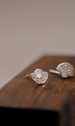 晴映。Moonstone | 月光石 |925純銀耳環