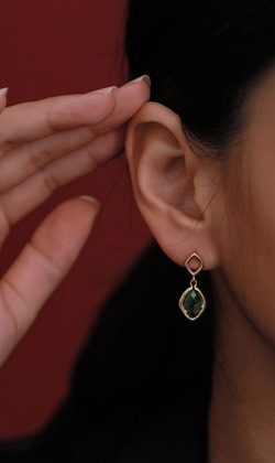 微映。Emerald | 祖母綠 | 垂式耳環