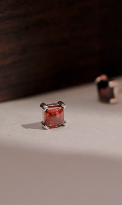 天然之映。Garnet | 石榴石 | 925純銀耳環