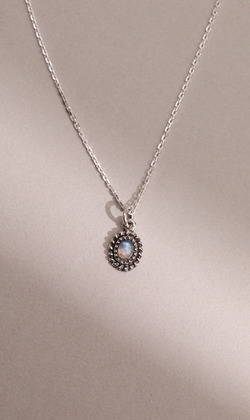 舊夢重溫。Moonstone | 月光石 | 925純銀鎖骨鍊