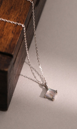 無人之島。Labradorite | 拉長石 | 氣質925純銀鎖骨鍊