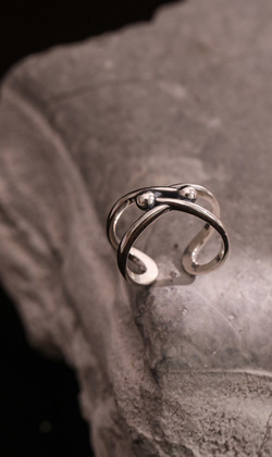 月隱華。925純銀戒指