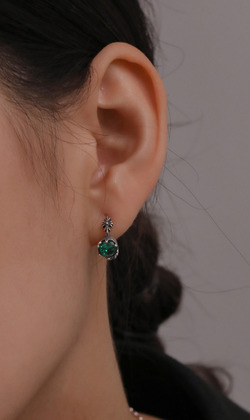 夜瑩。Emerald | 祖母綠 | 925純銀耳環