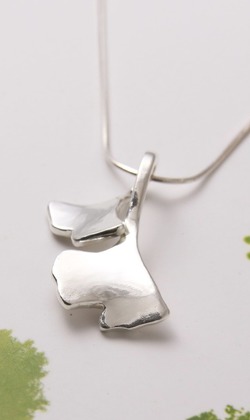【秋の愛戀】銀杏項鍊 / 純銀項鍊 / Sterling Silver Necklace / Ginkgo Leaf 【秋の愛戀】銀杏項鍊 / 純銀項鍊 / Sterling Silver Necklace / Ginkgo Leaf
