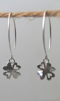 免費改夾式【雙倍幸運】幸運草耳環 / 純銀耳環 / Sterling Silver Earrings / Four-Leaved Clover 免費改夾式【雙倍幸運】幸運草耳環 / 純銀耳環 / Sterling Silver Earrings / Four-Leaved Clover