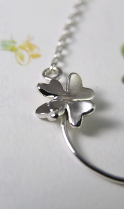 【幸運也幸福】幸運草項鍊 / 純銀項鍊 / Sterling Silver Necklace / Four-Leaved Clover 【幸運也幸福】幸運草項鍊 / 純銀項鍊 / Sterling Silver Necklace / Four-Leaved Clover