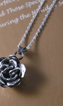 【愛的呢喃】玫瑰項鍊 / 純銀項鍊 / Sterling Silver Necklace / Rose 【愛的呢喃】玫瑰項鍊 / 純銀項鍊 / Sterling Silver Necklace / Rose