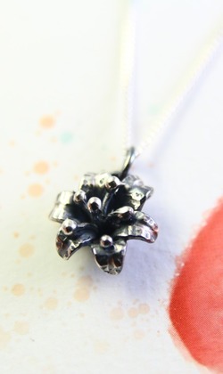 【純潔百合】百合項鍊 / 純銀項鍊 / Sterling Silver Necklace / Lily 【純潔百合】百合項鍊 / 純銀項鍊 / Sterling Silver Necklace / Lily