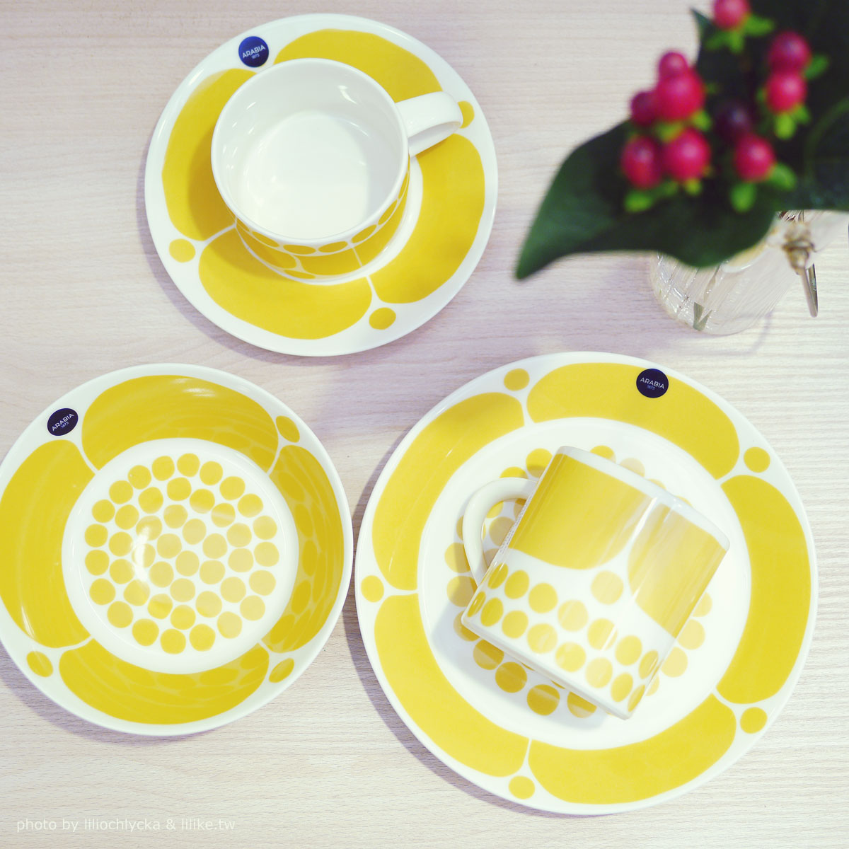 Arabia Sunnuntai 茶杯組+ 點心盤