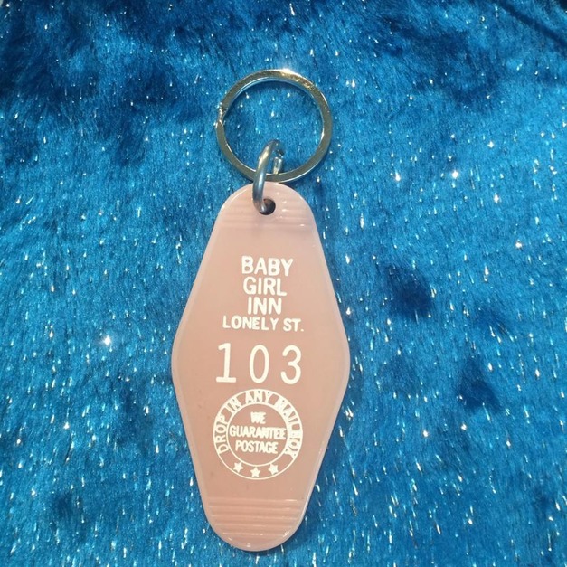 Lonely Wave BABY GIRL旅舘鑰匙圈 歡迎你入住!!! Lonely Wave BABY GIRL旅舘鑰匙圈 歡迎你入住!!!