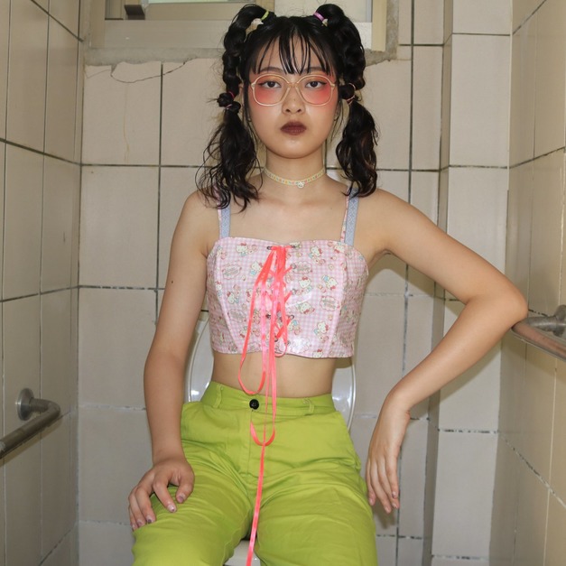 Your Mom Lies 2020三麗鷗授權布製作的可愛馬甲 粉格子凱蒂 Your Mom Lies 2020三麗鷗授權布製作的可愛馬甲 粉格子凱蒂