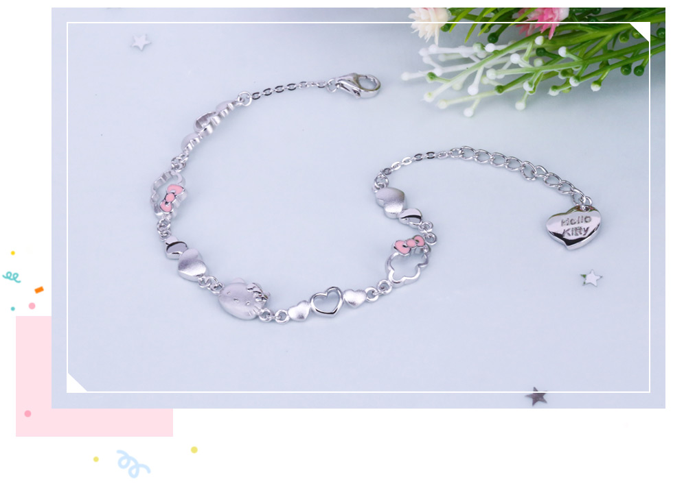 Kitty純銀手鍊搭配甜美愛心及雲朵讓整體十分可愛