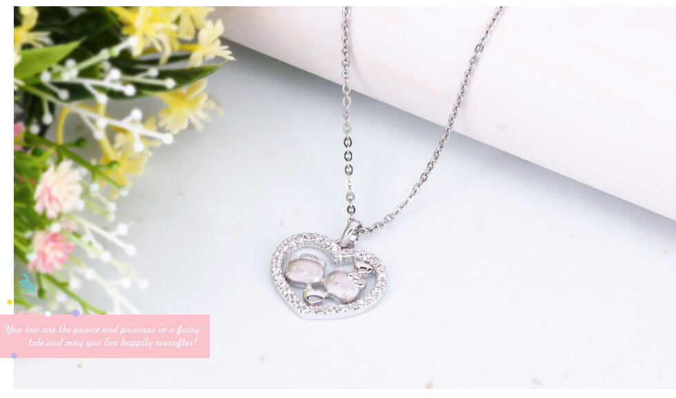 Hello Kitty純銀飾品搭配個材質衣服都非常合適唷