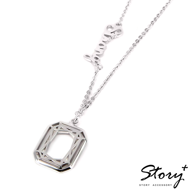 客製純銀項鍊能在鍊上刻上你想要的文字,也能替你表達心意