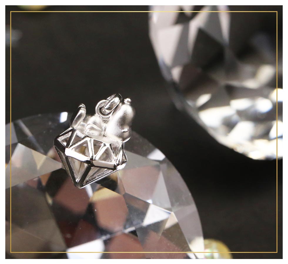 925純銀打造鑽石鏤空史努比墜子