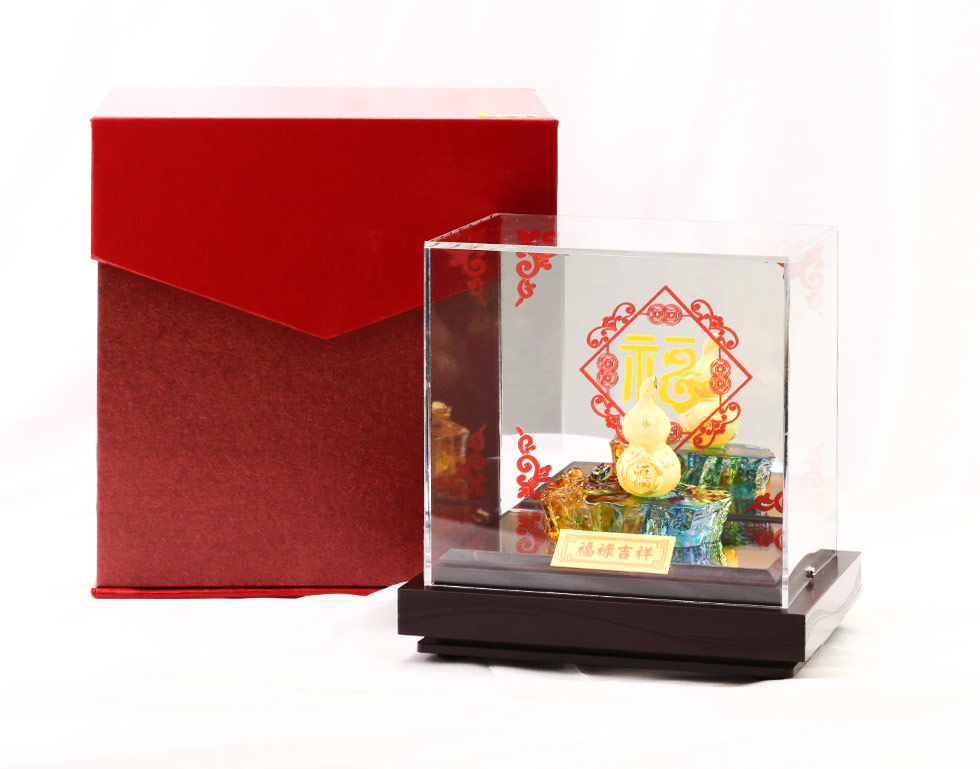 葫蘆福祿吉祥純黃金藝術擺件與紅色精裝禮盒組合,入厝禮推薦首選,高雅大方的包裝象徵圓滿與祝福。