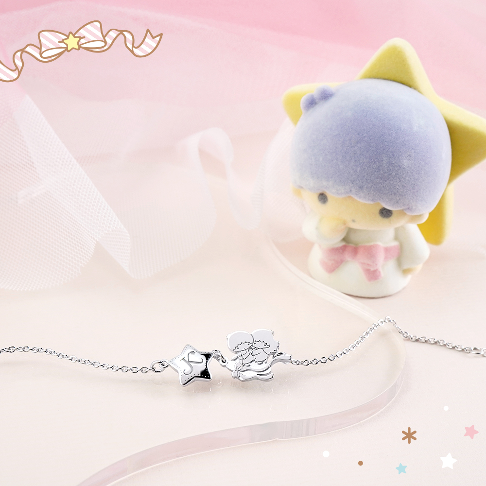 Little Twin Stars 客製純銀手鍊搭配星星娃娃與粉色薄紗的唯美場景照