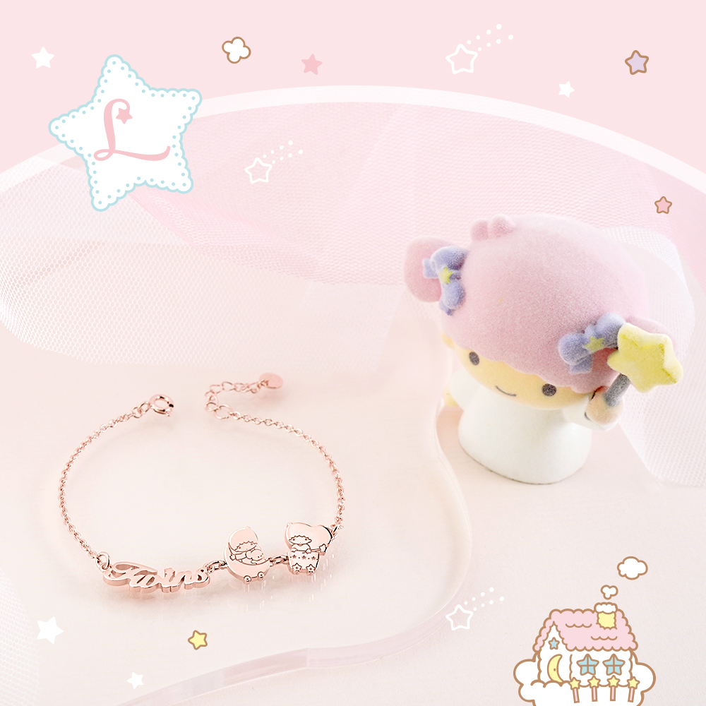 玫瑰金 KikiLala 雙星仙子客製純銀手鍊與可愛 Lala 公仔擺拍