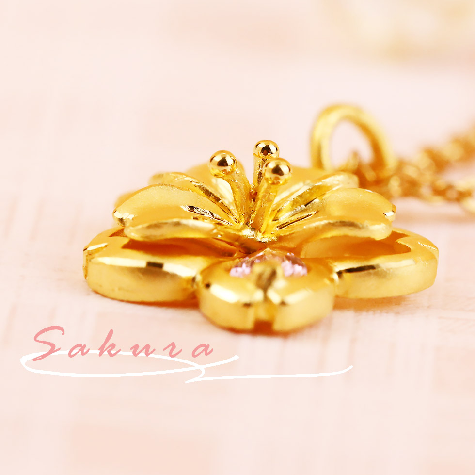 送給媽媽的母親節禮物就選櫻花黃金墜
