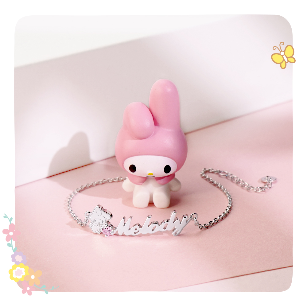 美樂蒂客製字母純銀手鍊情境照,粉色系甜美風格展示