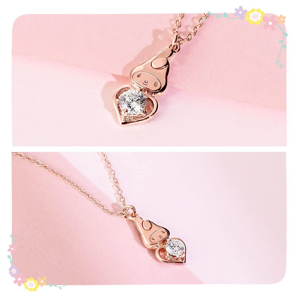 玫瑰金 My Melody 誕生石項鍊細節特寫,溫柔光澤