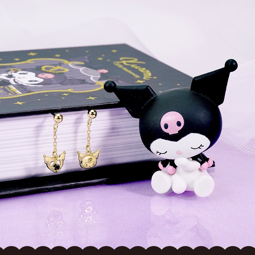 Kuromi 皇冠晶鑽耳環實拍,金色垂墜耳環展現暗黑公主風格