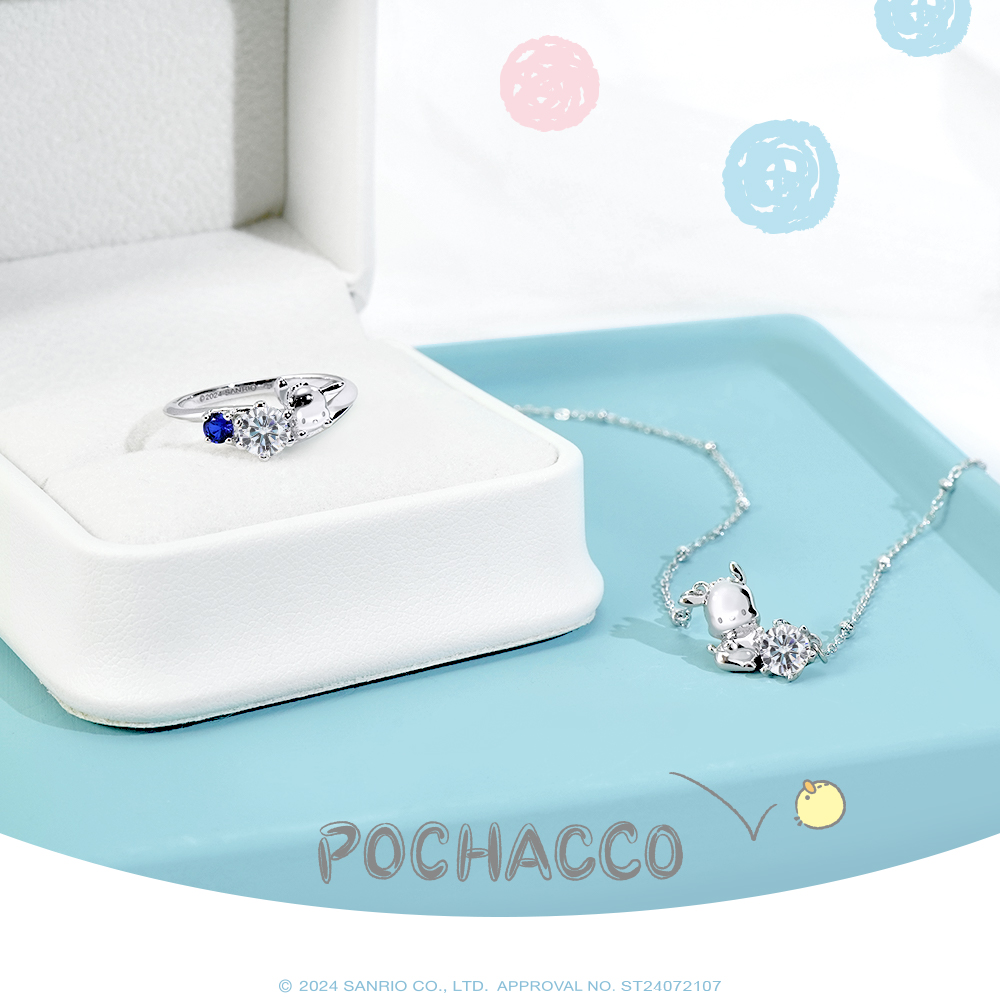 Pochacco 莫桑石單鑽項鍊情境照,展現清新療癒日系風格
