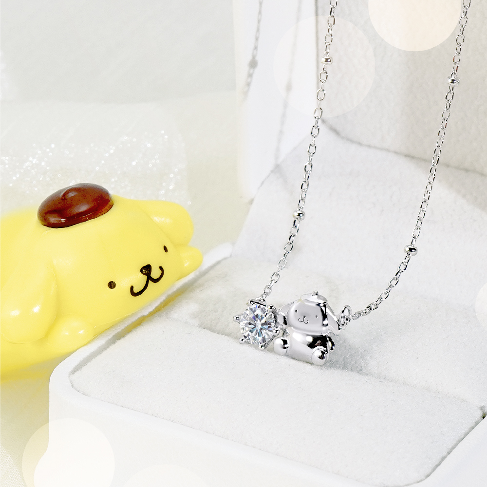 PomPomPurin 項鍊與布丁狗公仔情境展示照