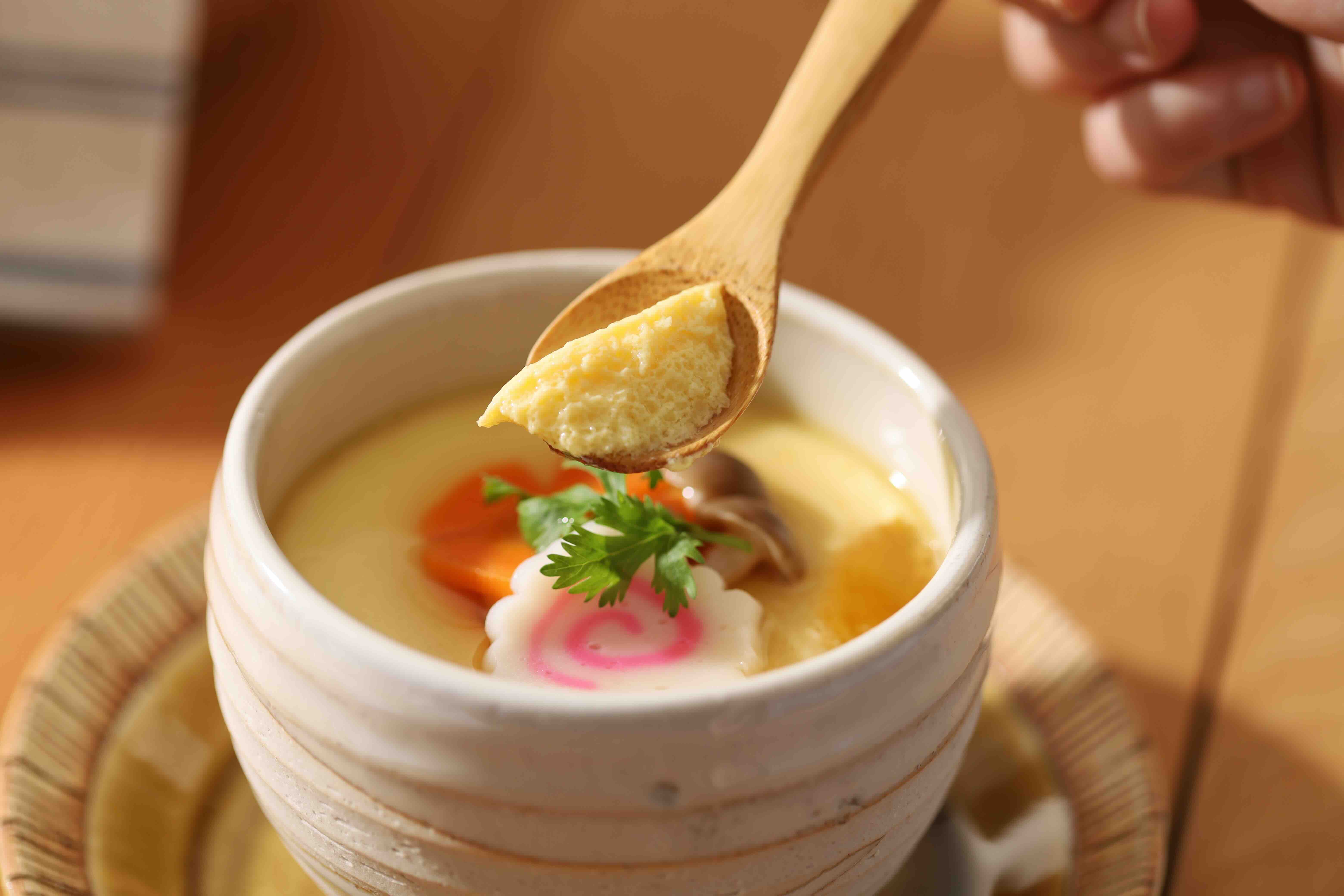 蒸蛋很適合無牙老人食用補充營養