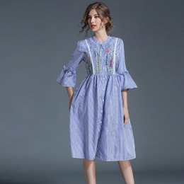 歐風時尚 條紋刺繡喇叭袖小香風洋裝 歐風時尚 條紋刺繡喇叭袖小香風洋裝