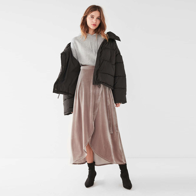 側綁帶 圓弧下擺高腰天鵝絨長裙 側綁帶 圓弧下擺高腰天鵝絨長裙