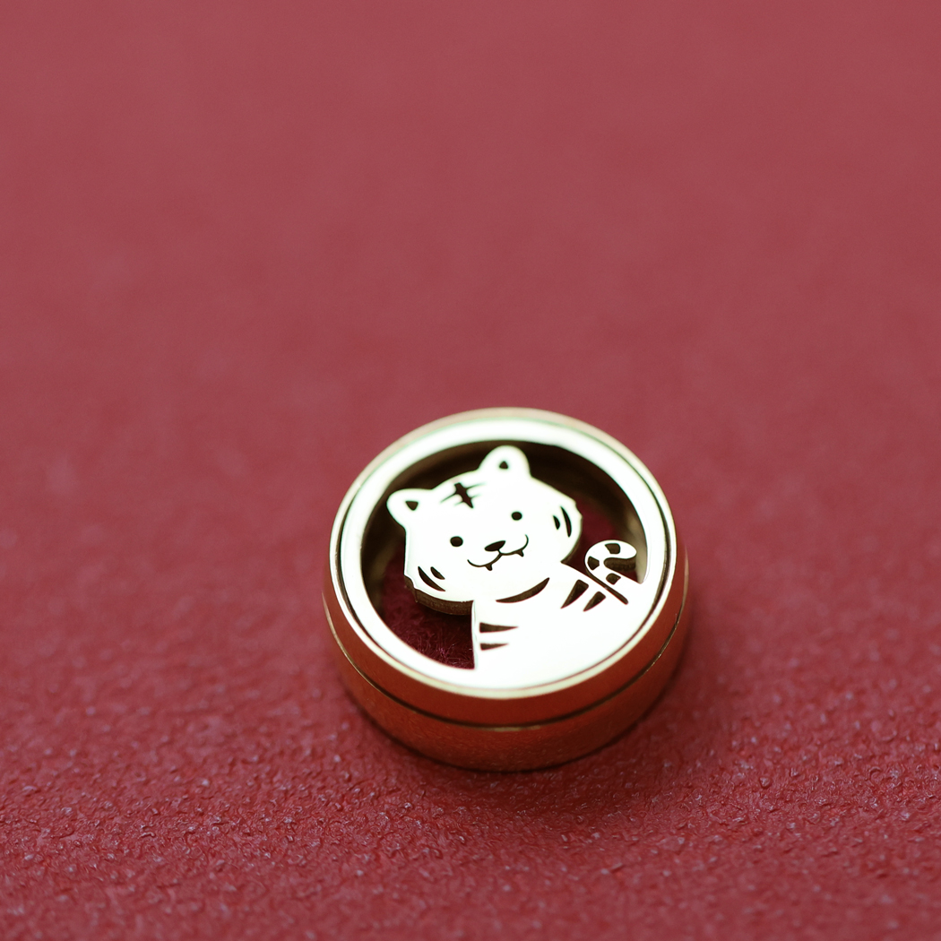 SCENT FOREST 香氛森林 - 質感金屬不鏽鋼口罩香氛釦 - 老虎 黑 金 銀 虎年 生肖