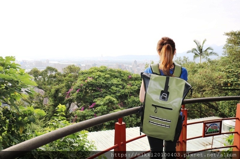 氣彈系列巔峰防水背包