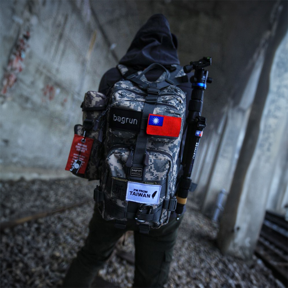 如何挑選旅行背包 二代都會玩家軍事風格後背包