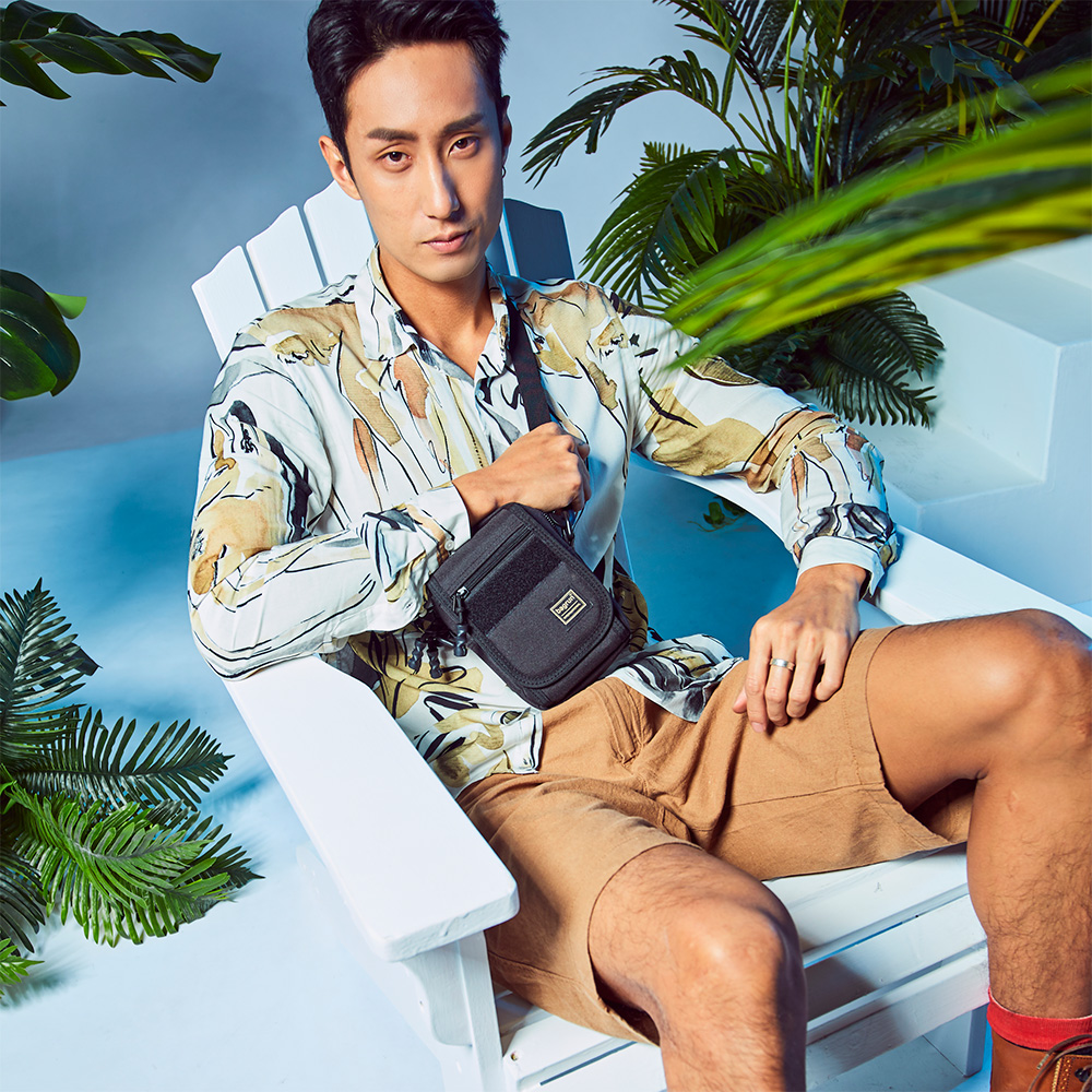 名模萬子豪的跨界人生 / bagrun 二代MOLLE系統軍規多功能小包