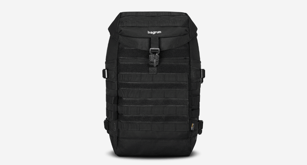 頂級CORDURA背包推薦 都會玩家瞬開翻蓋後背包,獨特的軍規Molle外掛系統