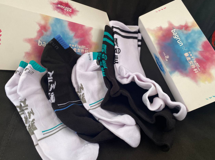 【暴走女外科】原作小劉醫師一穿就愛上的暴走除臭襪